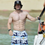 Марк Уолберг торс