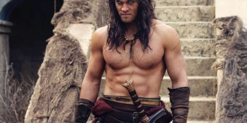 Джейсон Момоа (Аквамен) торс