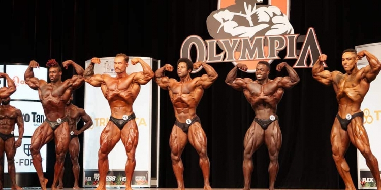 Победитель Мистер Олимпия 2020 в категории «Classic Physique»